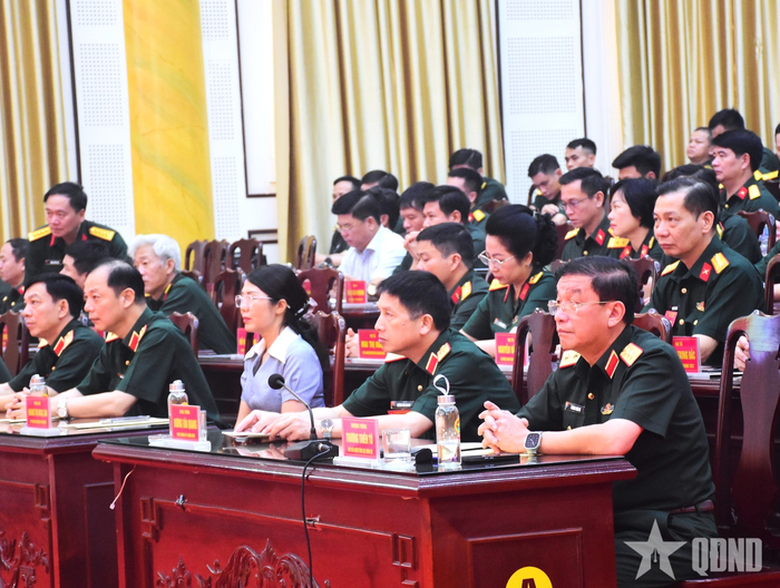 Thượng tướng Trương Thiên Tô dự khai mạc hội thi.