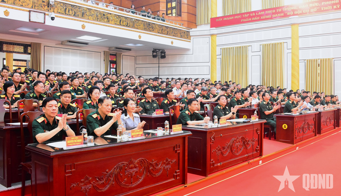 Các đại biểu dự khai mạc hội thi.