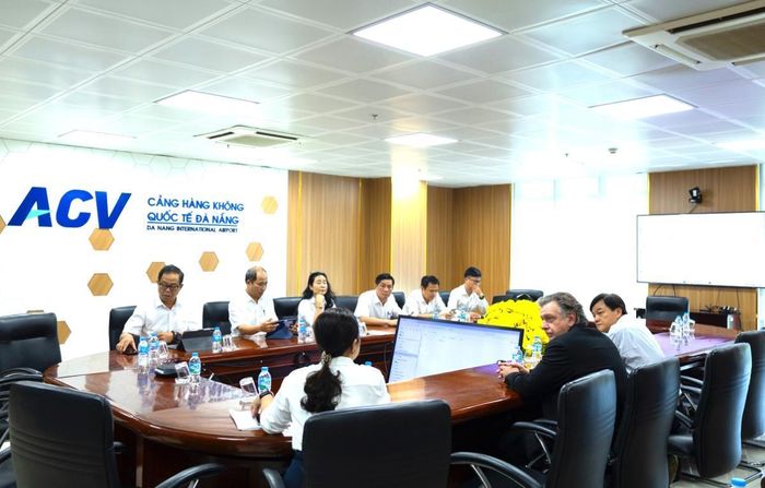 Cảng Hàng không quốc tế Đà Nẵng và Công ty DHL Việt Nam trao đổi về cơ hội hợp tác khai thác Nhà ga hàng hóa mới tại Sân bay Quốc tế Đà Nẵng.