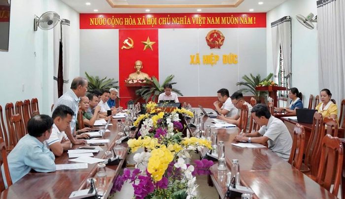 Các đại biểu thảo luận tại buổi làm việc.