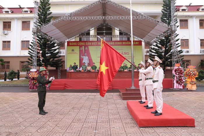 Chiến sĩ nghĩa vụ tại Trung đoàn CSCĐ Tây Nguyên (Số 7) thực hiện nghi thức tuyên thệ