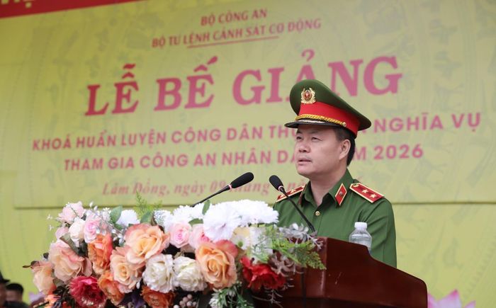 Trung tướng Nguyễn Ngọc Vân - Ủy viên Ban Thường vụ Đảng ủy Công an Trung ương, Tư lệnh Cảnh sát cơ động, Bộ Công an phát biểu tại buổi lễ
