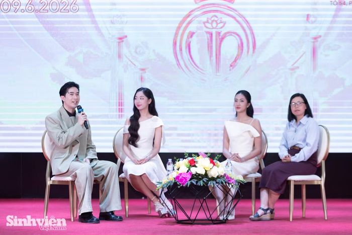 Công Lưu là MC đồng hành cùng chuỗi sự kiện Giao lưu với Ban tổ chức 'Hoa hậu Việt Nam 2026', diễn ra tại nhiều trường đại học trên toàn quốc.