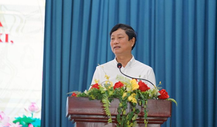  Đại biểu Võ Văn Minh trao đổi với cử tri phường Phú An, phường Chánh Hiệp 