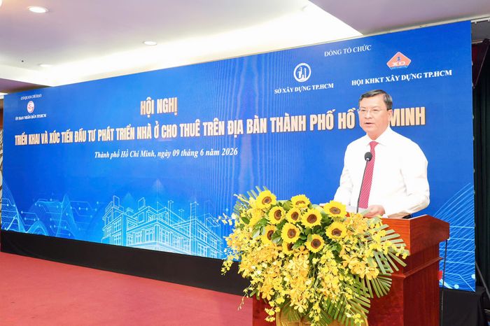 Phó Chủ tịch UBND TPHCM Nguyễn Công Vinh phát biểu định hướng hội nghị. Ảnh: HOÀNG HÙNG
