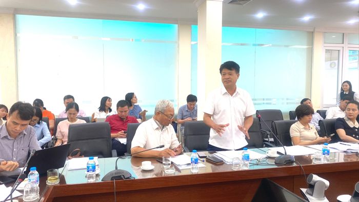 Đại diện các nhà nghiên cứu khoa học phát biểu. Ảnh: PHÚC HẬU