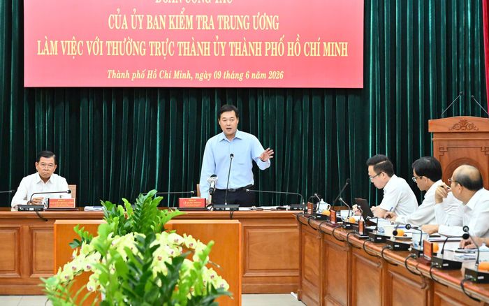  Phó Bí thư Thường trực Thành ủy TPHCM Lê Quốc Phong phát biểu tại buổi làm việc của Đoàn công tác UBKT Trung ương với Thường trực Thành ủy TPHCM. Ảnh: VIỆT DŨNG 