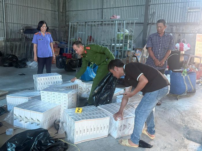  Cơ quan chức năng bắt giữ đối tượng cùng tang vật để phục vụ điều tra 