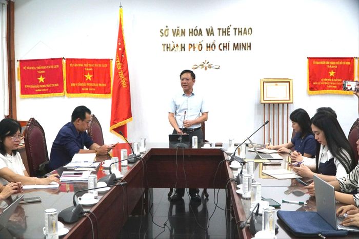 Ông Nguyễn Ngọc Hồi, Phó Giám đốc Sở Văn hóa và Thể thao TPHCM phát biểu chỉ đạo tại cuộc họp