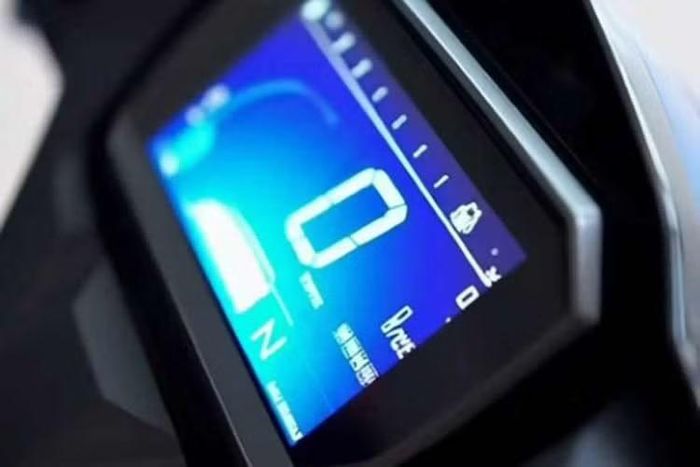 Bên cạnh thay đổi về thiết kế, người dùng cũng kỳ vọng Yamaha sẽ bổ sung thêm các trang bị công nghệ như hệ thống kiểm soát lực kéo, trang bị hiện chưa xuất hiện trên Exciter. Ngoài ra, màn hình màu TFT và hệ thống chống bó cứng phanh ABS hai kênh cũng là những nâng cấp được cộng đồng người dùng nhắc đến nhiều trong thời gian gần đây.