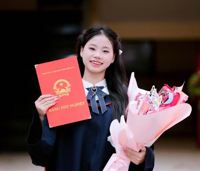Chân dung em Lý Thị Chi Na.