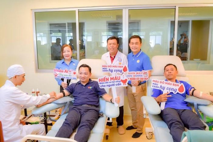 Buổi hiến máu tại Bệnh viện Huyết học - Truyền máu Cần Thơ đã đóng góp khoảng 100 đơn vị máu.