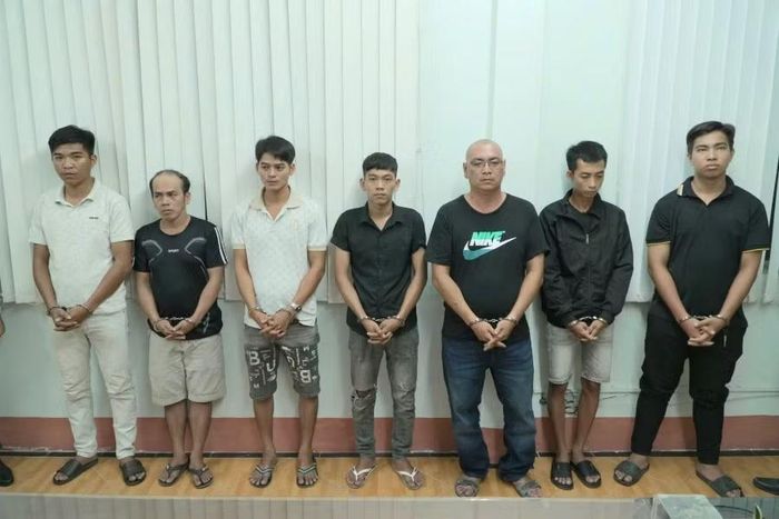 Nhóm 7 người bị công an khởi tố, bắt tạm giam để điều tra hành vi Gây rối trật tự công cộng.
