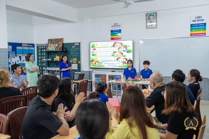 Phụ huynh cần tìm hiểu kỹ thông tin trước khi đăng ký các chương trình trải nghiệm cho con. Ảnh: NTCC.