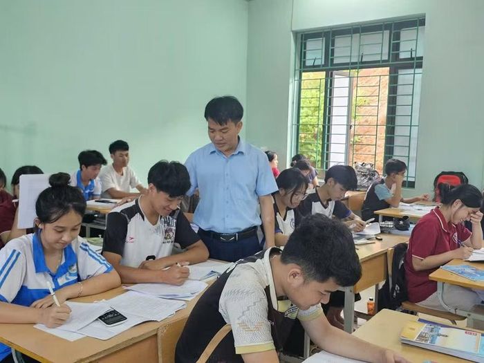 Thầy trò Trường PTDTBT THPT Nà Hỳ quyết tâm đạt thành tích cao trong kỳ thi năm nay.