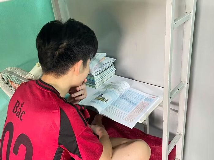 Tự giác học tập và giữ nhịp sức khỏe trong thời gian trước kỳ thi.