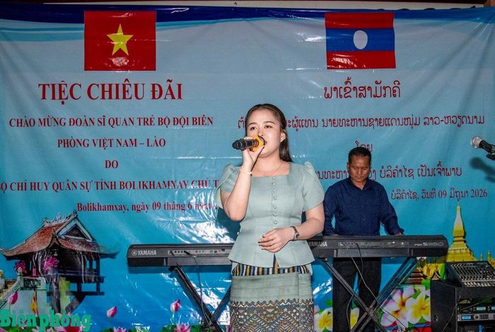 Những giai điệu thắm tình hữu nghị khép lại đêm tiệc chiêu đãi ấm áp. Ảnh: Lê Văn Chương