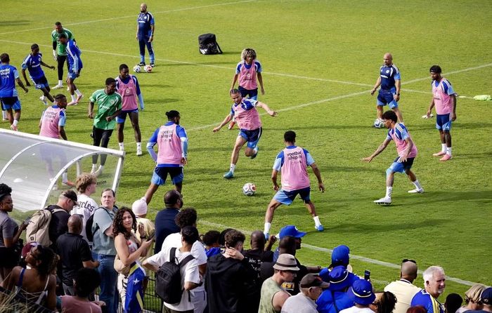 Curacao tập luyện trước World Cup.