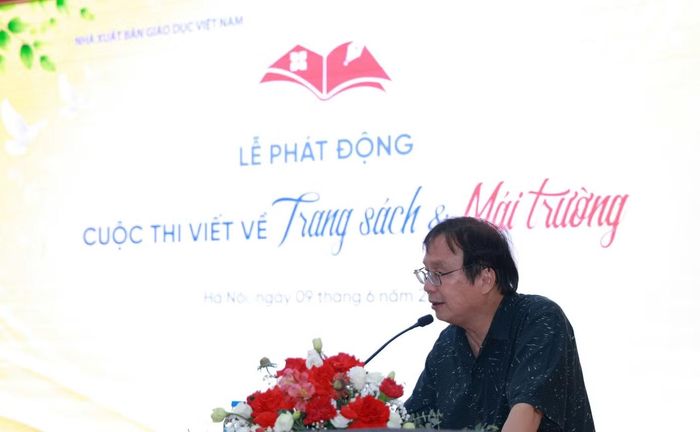 TS Nguyễn Tiến Thanh, Chủ tịch Hội đồng Thành viên, Tổng Giám đốc Nhà xuất bản Giáo dục Việt Nam phát biểu tại buổi lễ. Ảnh: NXBGDVN