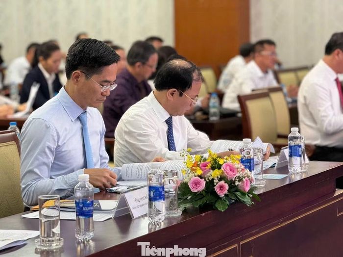 Các đại biểu tham dự hội nghị.