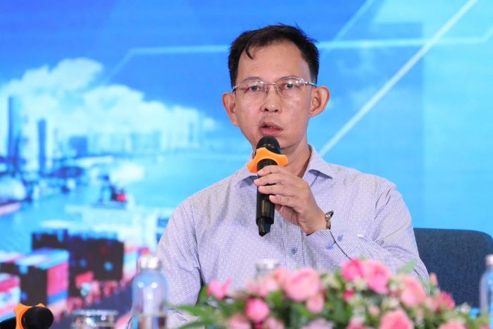 Ông Trần Việt Hà - Phó Trưởng ban Ban Quản lý các khu chế xuất và công nghiệp TP HCM: Trong cấu trúc phát triển mới, TP HCM đang sở hữu hệ thống hạ tầng cảng biển nước sâu lớn nhất cả nước, đồng thời là trung tâm năng lượng quan trọng với các dự án dầu khí, điện khí LNG và định hướng phát triển các ngành năng lượng mới trong tương lai. (Ảnh: NLĐ)