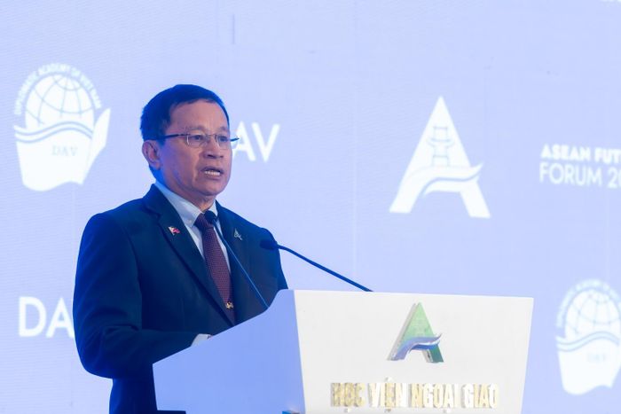 Ông Isidro Purisima - Thứ trưởng Thường trực Văn phòng Cố vấn Tổng thống về Hòa bình, Hòa giải và Thống nhất (OPAPRU) Philippines.