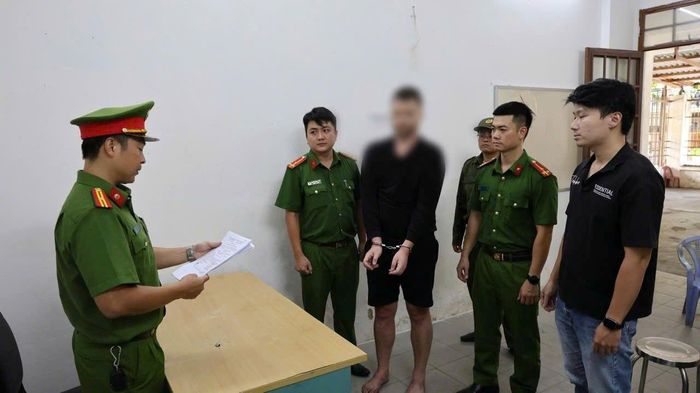 Khởi tố bị can đối với L.S.G để điều tra về hành vi “Gây rối trật tự công cộng”.