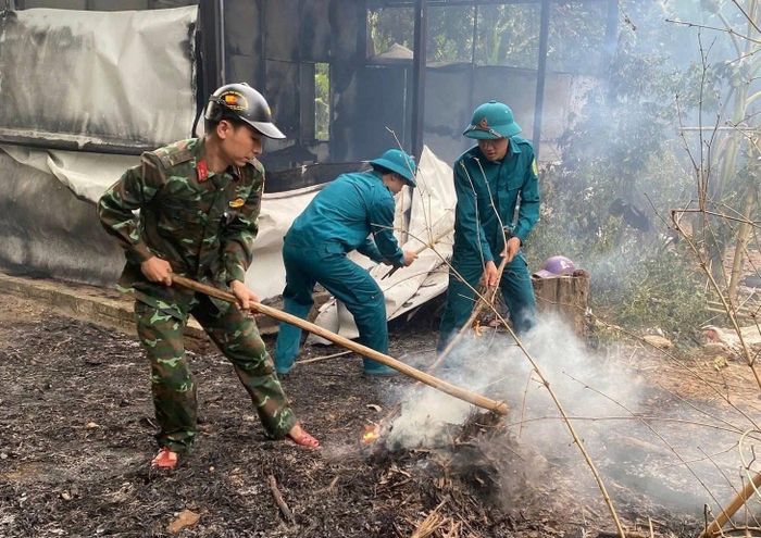 Vụ hỏa hoạn đã thiêu rụi hoàn toàn căn nhà và nhiều tài sản của gia đình ông Nguyễn Đình Lục.