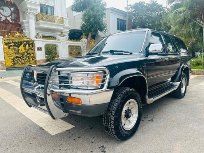 Chiếc Toyota 4Runner V6 4x4 đời 1995.