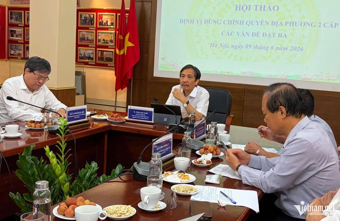 TS. Trần Anh Tuấn cho rằng "ai dùng người đó tuyển và chịu trách nhiệm về chất lượng”
