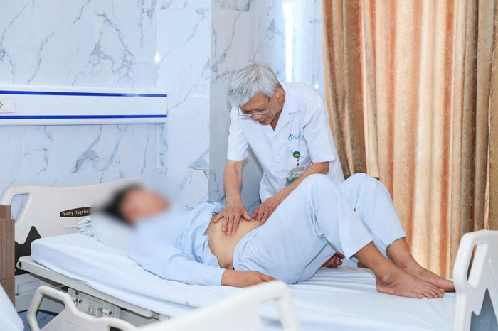 Bệnh nhân đang phục hồi sau thủ thuật. Ảnh: BVCC