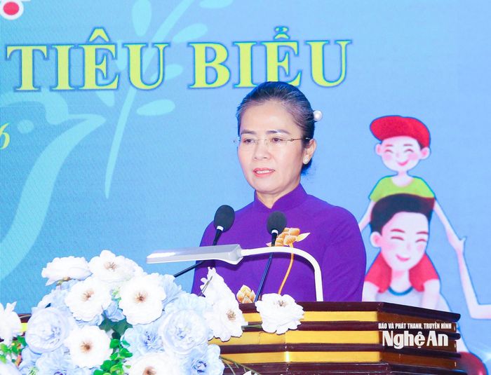 Đồng chí Võ Thị Minh Sinh - Phó Bí thư Tỉnh ủy, Chủ tịch Ủy ban MTTQ Việt Nam tỉnh phát biểu tại hội nghị. Ảnh: Mai Hoa
