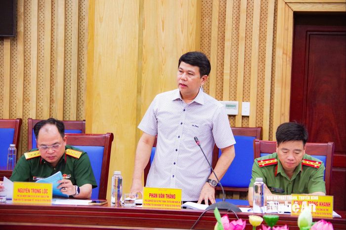 Đồng chí Phan Văn Thắng - Phó Giám đốc Báo và PTTH Nghệ An phát biểu tại hội nghị. Ảnh Sỹ Đức
