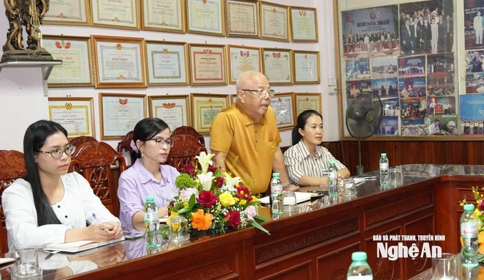 Ông Trương Văn Hiền - Chủ tịch HĐQT, Tổng Giám đốc Tổng Cty CP Vật tư Nông nghiệp Nghệ An báo cáo Đoàn khảo sát. Ảnh: Nguyễn Toàn