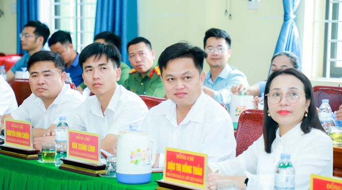 Các đồng chí trong Ban Thường vụ xã Kim Bảng tại cuộc làm việc. Ảnh: Thành Duy