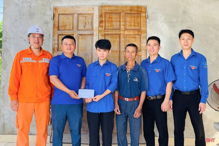 Chương trình “Nghị lực mùa thi” tiếp tục khẳng định vai trò đồng hành của tổ chức Đoàn trong công tác chăm lo, hỗ trợ thanh thiếu nhi; đồng thời, lan tỏa tinh thần nhân ái, trách nhiệm cộng đồng và sự chung tay của toàn xã hội đối với thế hệ trẻ. Qua đó, góp phần tiếp thêm sức mạnh để các sĩ tử tự tin bước vào Kỳ thi tốt nghiệp THPT năm 2026 với tâm thế vững vàng.