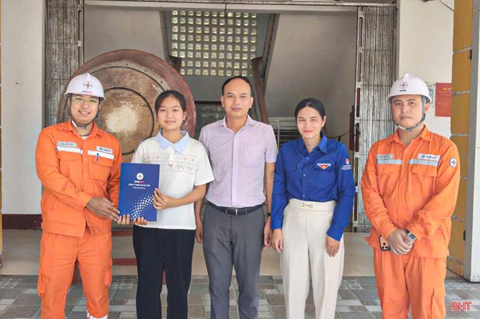 Đối với nhiều học sinh, sự quan tâm của tổ chức Đoàn và các đơn vị đồng hành không chỉ mang đến sự hỗ trợ thiết thực mà còn là nguồn động viên lớn lao về tinh thần.