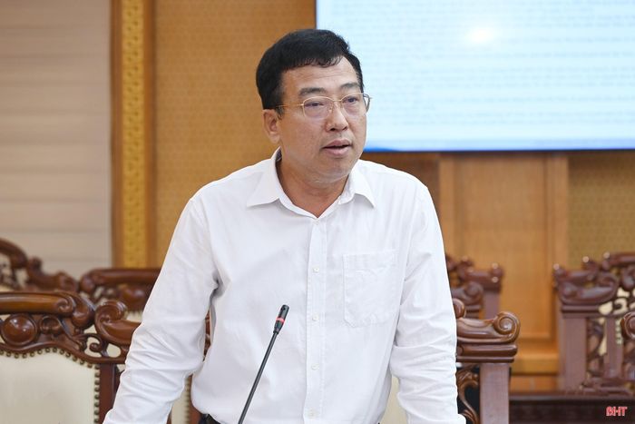 Chủ nhiệm UBKT Tỉnh ủy Trần Tú Anh phát biểu tại cuộc họp.