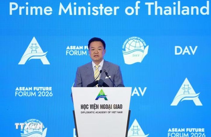Thủ tướng Thái Lan Anutin Charnvira phát biểu tại Phiên khai mạc Diễn đàn Tương lai ASEAN lần thứ ba. (Ảnh: Dương Giang/TTXVN)
