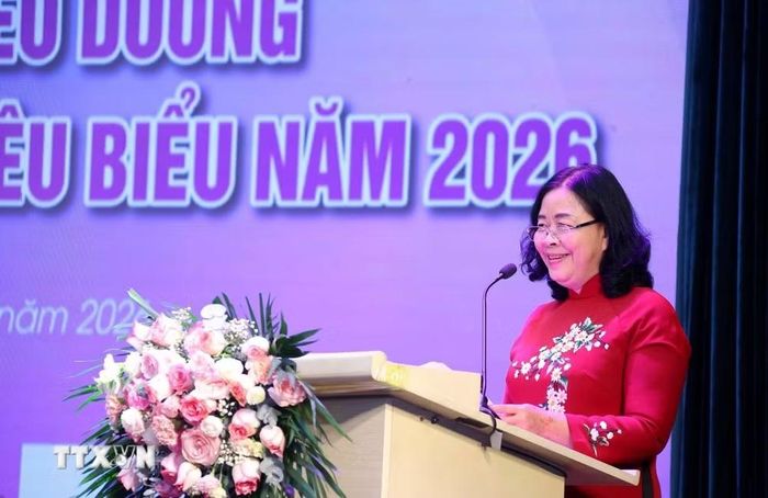 Đồng chí Bùi Thị Minh Hoài, Ủy viên Bộ chính trị, Bí thư Trung ương Đảng, Chủ tịch Ủy ban Trung ương Mặt trận Tổ quốc Việt Nam phát biểu chỉ đạo. (Ảnh: Văn Điệp/TTXVN)