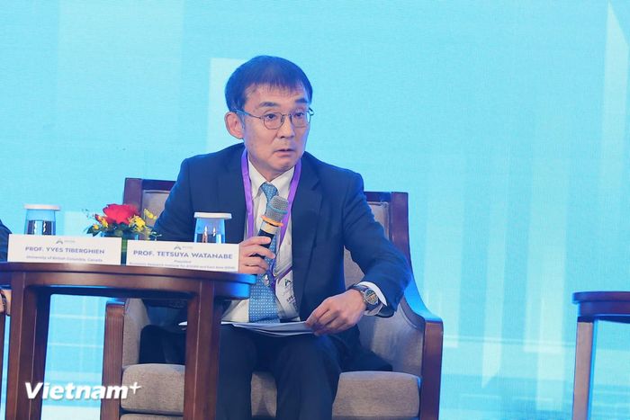Giáo sư Tetsuya Watanabe, Chủ tịch Viện Nghiên cứu Kinh tế ASEAN và Đông Á (ERIA). (Ảnh: Hoài Nam/Vietnam+)