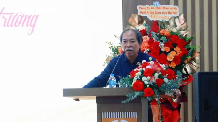Nhà thơ Nguyễn Quang Thiều, Chủ tịch Hội Nhà văn thông tin về cuộc thi. (Ảnh: PV/Vietnam+)