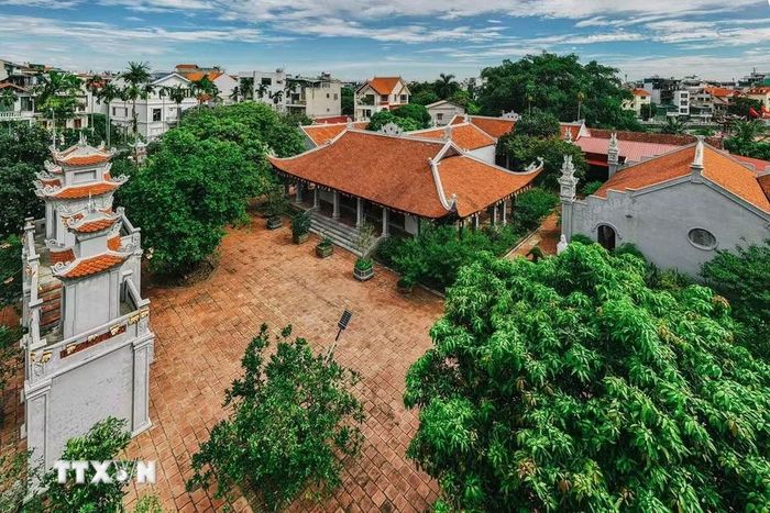 Chùa Bắc Biên nằm cạnh đình Phúc Xá, tạo thành cụm văn hóa tâm linh lâu đời của cư dân ven sông Hồng. (Ảnh: Phạm Tuấn Anh/TTXVN)