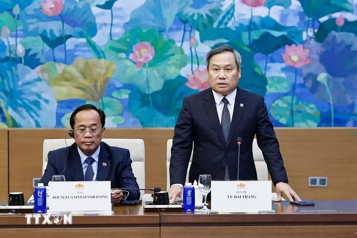 Chủ tịch Ủy ban Nhân dân thành phố Hà Nội Vũ Đại Thắng, Trưởng đoàn Lãnh đạo các thành phố ASEAN phát biểu. (Ảnh: Doãn Tấn/ TTXVN)