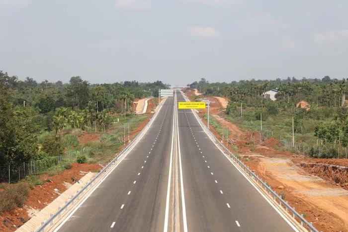 Dự án thành phần 3, cao tốc Khánh Hòa-Buôn Ma Thuột đến cuối tháng 5/2026 có khối lượng thi công đạt trên 96%. (Ảnh: Tuấn Anh/TTXVN)