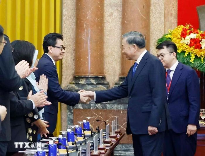 Tổng Bí thư, Chủ tịch nước Tô Lâm và các đại biểu. (Ảnh: Thống Nhất/TTXVN)