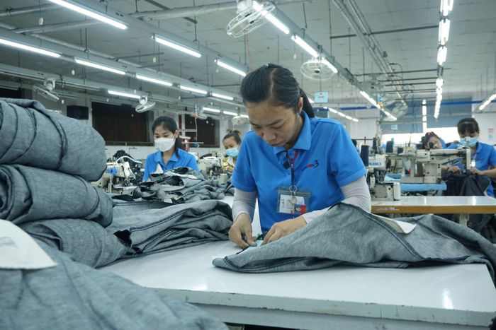 Các doanh nghiệp đẩy mạnh phát triển để người lao động có thêm thu nhập ổn định cuộc sống tại TP Hồ Chí Minh.