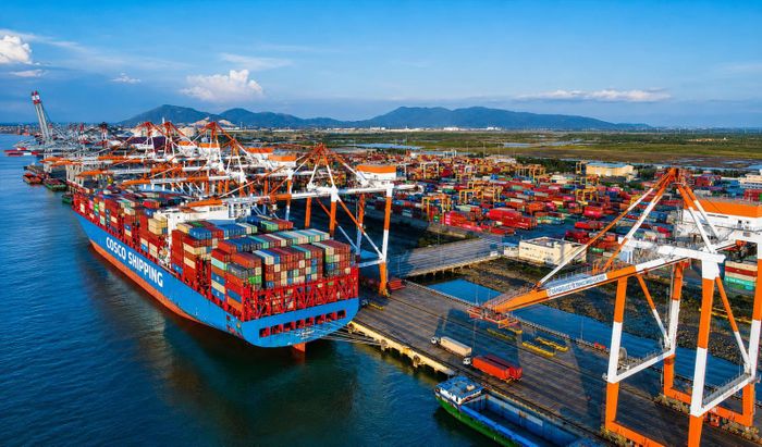 Cảng quốc tế Cái Mép – Thị Vải (Bà Rịa – Vũng Tàu cũ), một trong hai cảng đặc biệt của Việt Nam hiện nay (cùng với cảng quốc tế Hải Phòng). Ảnh: Huỳnh Sơn/TTXVN
