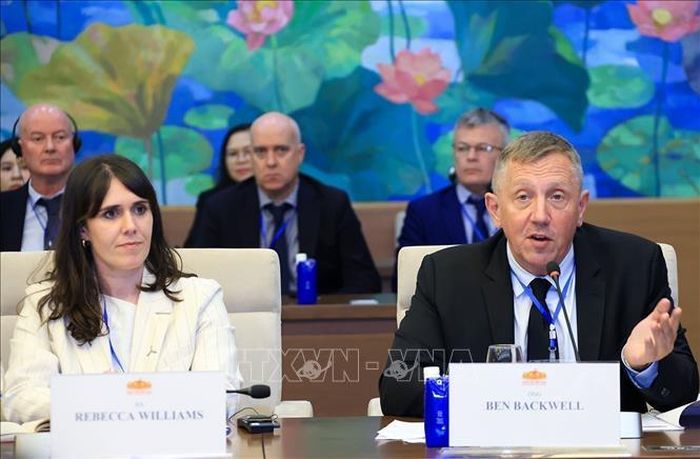 Giám đốc Điều hành Hội đồng Năng lượng Gió toàn cầu Ben Backwell phát biểu. Ảnh: Tuấn Anh/TTXVN