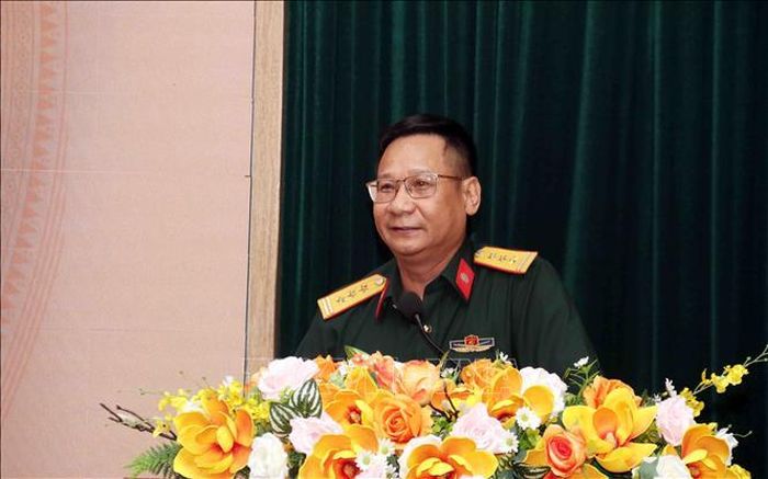Thượng tá Nguyễn Hồng Phong, Phó Chánh án Tòa án Quân sự Quân khu 7 phát biểu tại Tọa đàm.